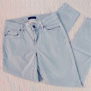 Ann Taylor Blue & White Seersucker Striped Skinny Ankle Curvy Fit Pants Size 0